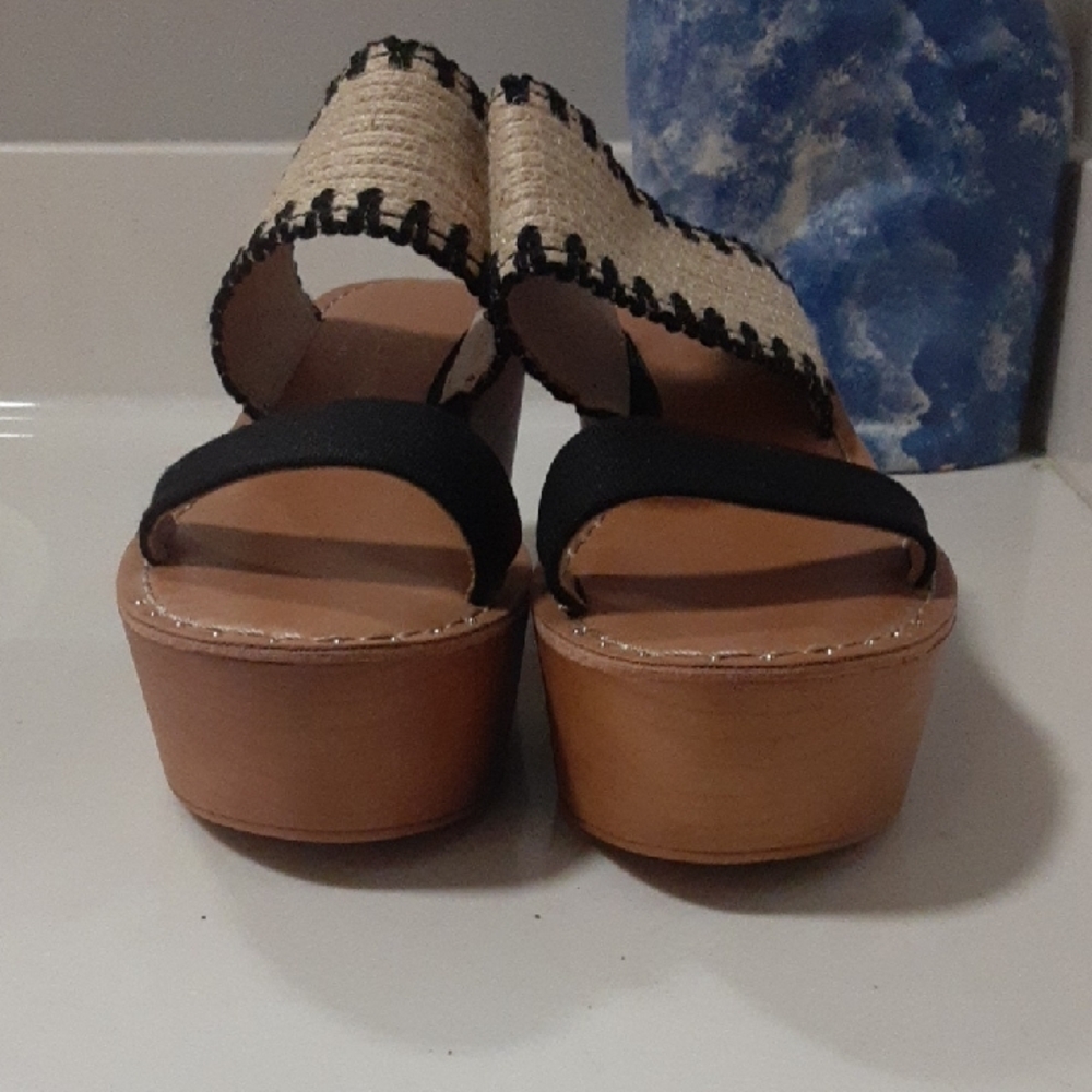 Chinese Laundry Black and Tan Wedges - Picture 10 of 11